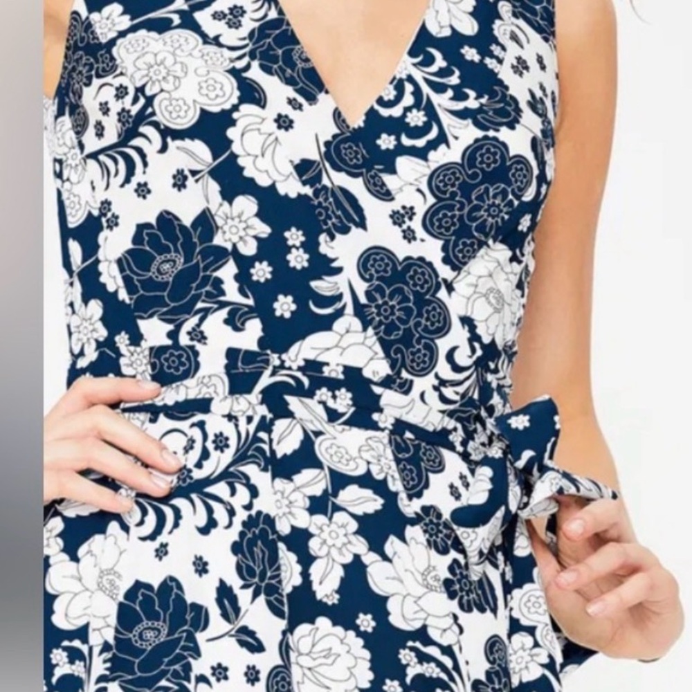 Boden dress NWT silk wrap dress Blue Floral V-Neck Midi Dress, summer stunner! - Picture 3 of 9